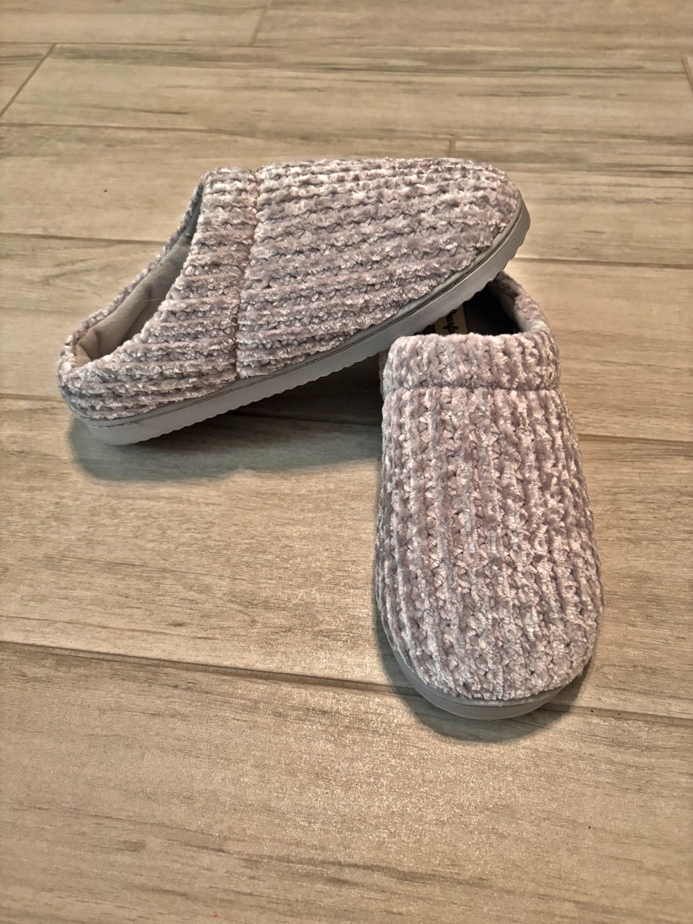 Plush Chenille Slip-On House Slippers in Light Gray